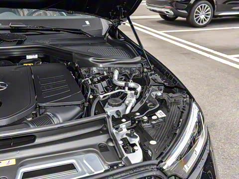 2025�� �Ŀ� GLC 300 4MATIC ����SUV