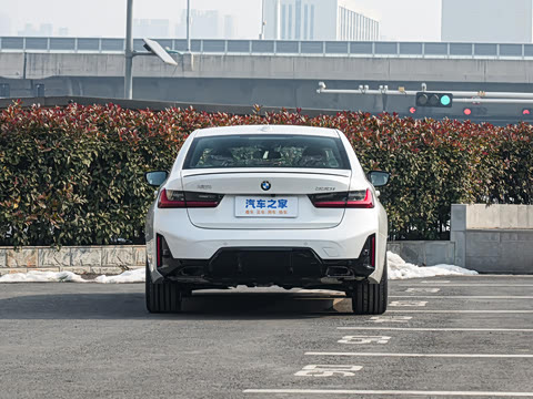 2026�� 330i M�˶���ҹ��װ