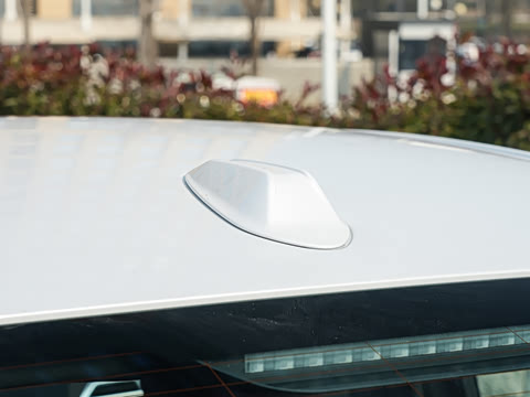 2026�� 330i M�˶���ҹ��װ