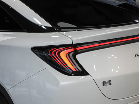 2025�� 735MAX 175kW