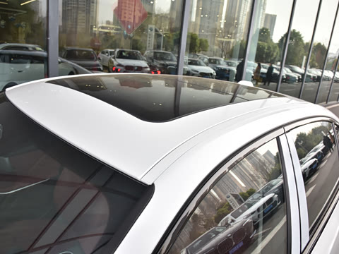 2026�� �Ŀ� eDrive 40 L ��ҹ��װ