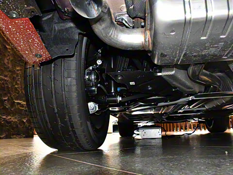 2025�� sDrive25i M�˶���װ