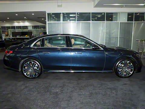 2024�� E 350 e L ���ʽ��϶����˶��γ�