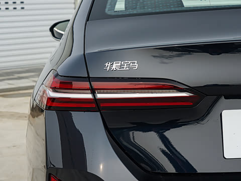 2026�� �Ŀ� 525Li M�˶���װ