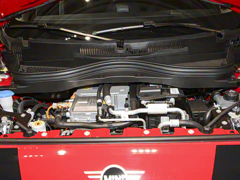 2025�� E ������