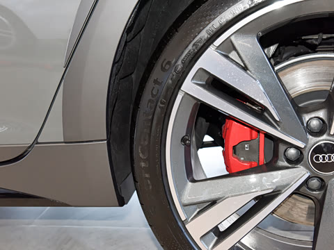 2025�� allroad quattro 55 TFSI ��̽�ռ�