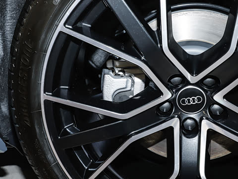 2025�� 55 TFSI quattro S line�����