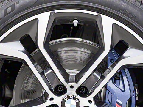 2025�� xDrive 40Li ������M�˶���ҹ��װ