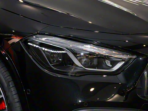 2025�� AMG GLA 35 4MATIC