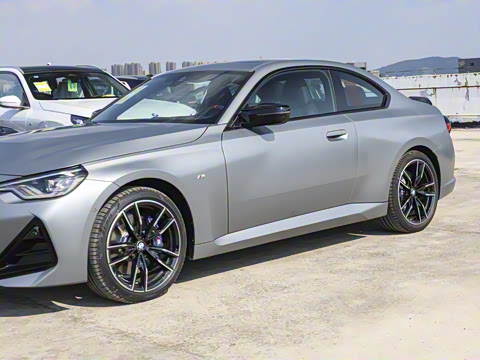 2025�� M240i xDrive