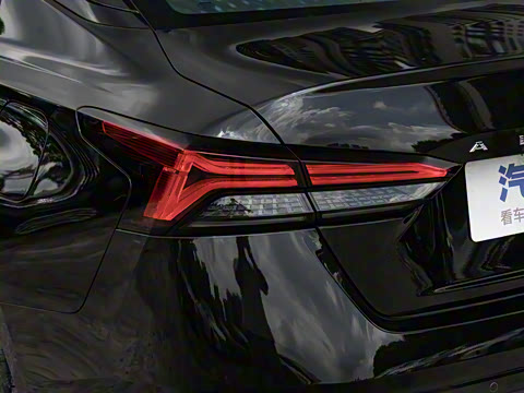 2025�� 2.0L XL-TLS ������