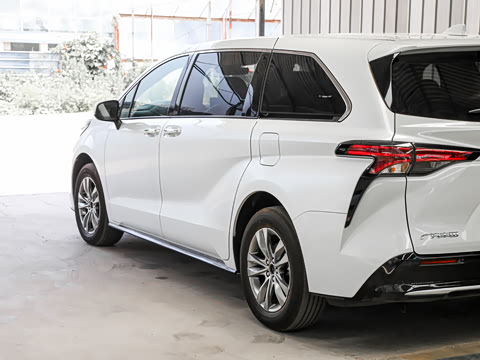 2027�� 2.5L ˫������������