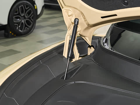 2025�� �Ŀ� Max ���̰�