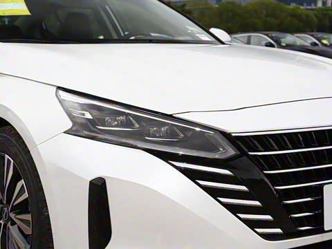 2025�� 2.0L XL-TLS ������