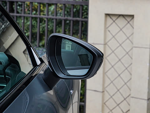 2026�� 2.0T �߹��� �˶���