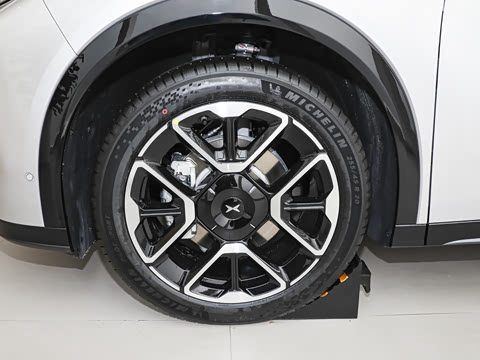 2026�� ���� 702 Max �콢��