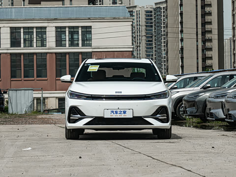 2026�� EM-i 235km ̽��+��