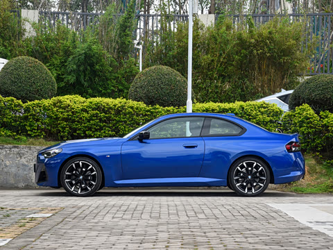 2026�� 225i M�˶���ҹ��װ