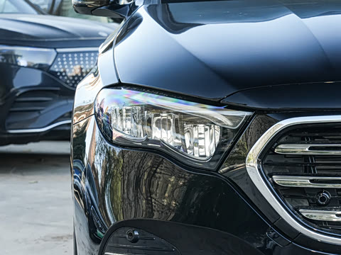 2026�� E 260 L �����