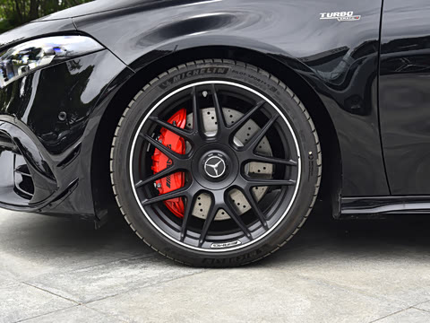 2026�� AMG A 45 S 4MATIC+