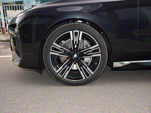 2026�� 740Li ������ M�˶���װ