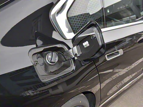 2026�� 740Li ������ M�˶���װ