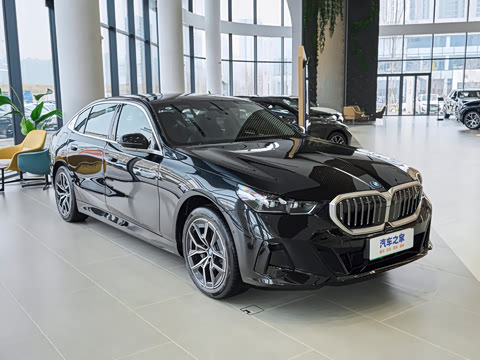 2026�� �Ŀ� eDrive 35L M�˶���װ