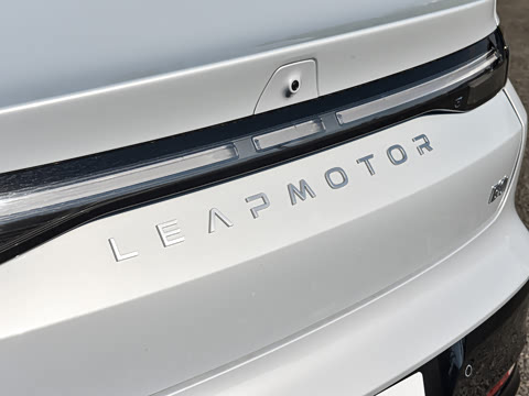 2027�� 590������