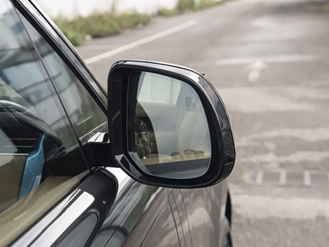 2026�� 3.0 L6 400PS AB�����