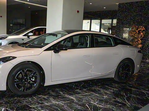 2025�� 560 Lite��