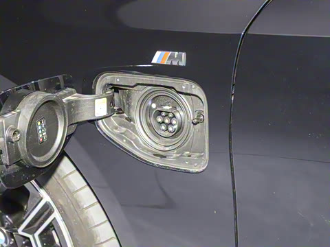 2025�� eDrive 40L M�˶���װ