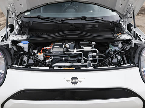 2025�� �Ŀ� 466km COOPER E ������