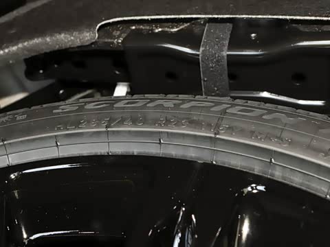 2026�� 3.0 L6 360PS SE�����