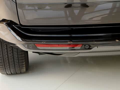 2026�� 3.0 L6 360PS SE�����