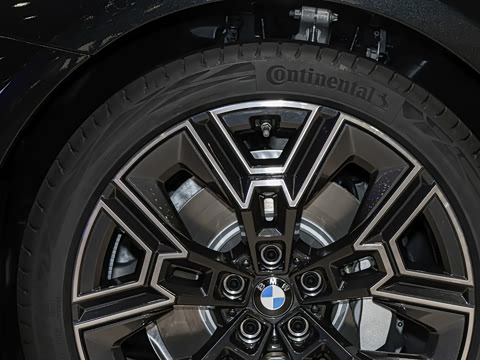2026�� �Ŀ� 530Li ������ M�˶���װ