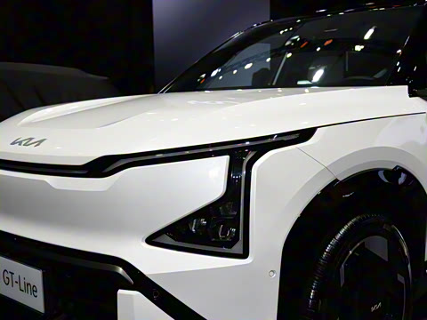 2025�� 580 Wave AWD GT-Line