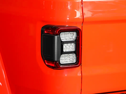 2023�� 3.6L Overland