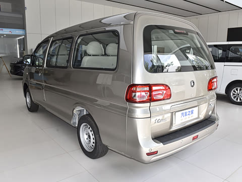 2025�� M5 1.6L ��׼��5��CNG