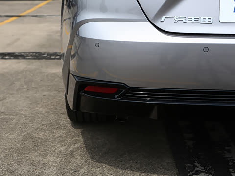 2027�� ˫�� 2.0HS �˶���