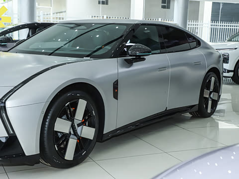 2025�� 750 �������� Ultra