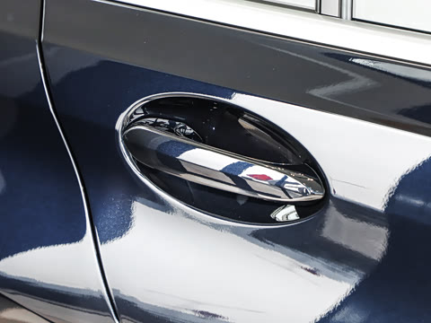 2026�� 325i M�˶���װ