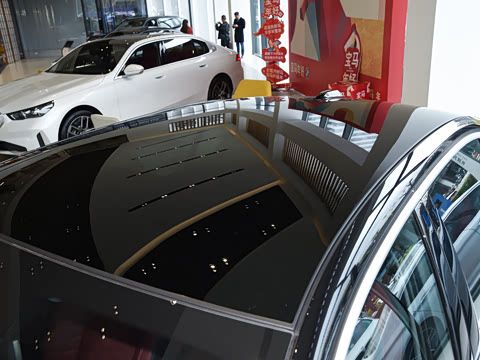 2026�� �Ŀ� eDrive 40L M�˶���װ