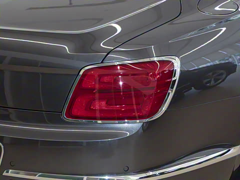 2026�� 4.0T V8 Mulliner