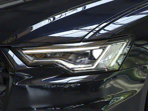 2025�� Avant 45 TFSI ��̽�ռ�