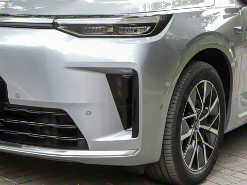 2025�� Ǭ�� UItra 6��