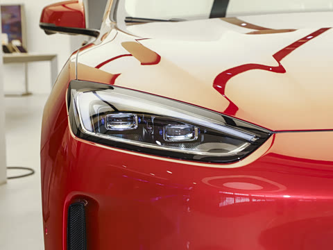 2025�� ����   Ultra ������