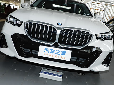 2026�� �Ŀ� 530Li ������ M�˶���װ