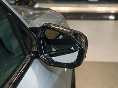 2025�� M50 xDrive