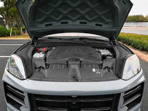 2025�� Cayenne Coup�� Turbo GT 4.0T