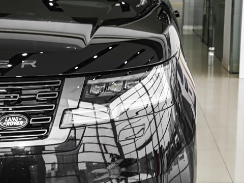 2026�� 3.0 L6 400PS SE�����